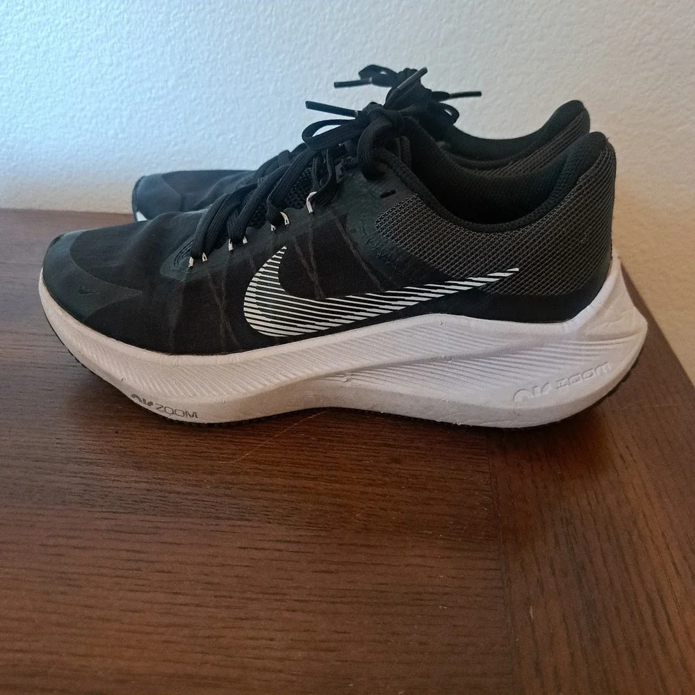 Nike Zoom Winflo 8 Womens Running Shoes Black White CW3421-005 Size 6.5
